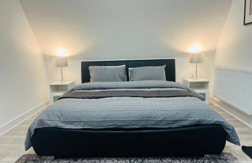 Luxurious New Home Near Airport - Foto 11