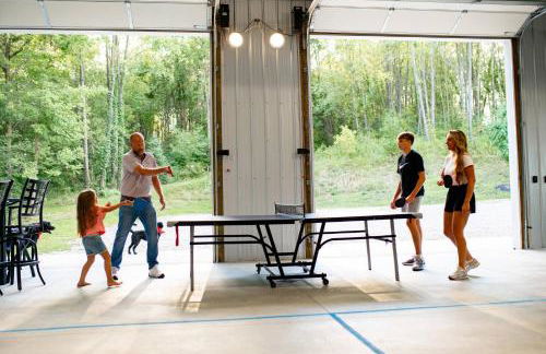 Luxury Barndo with Hot Tub, Indoor Sports Court, Private Acreage, and Near Notre Dame - Foto 38