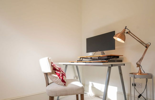 Dragon Court - 3 Beds Office Terrace Garden - Photo 6