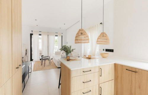 Spacious villa with private pool & garden for 4 - Photo 14