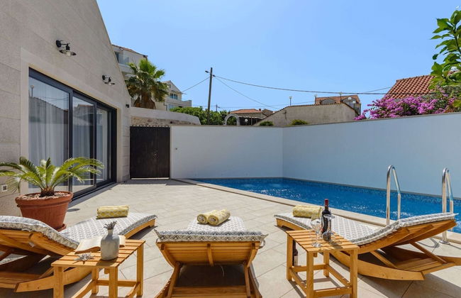 Villa Stone Pearl - Two Bedroom Holiday House With Pool - Foto 45