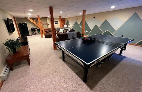 FC17 Stylishly renovated Forest Cottage walk to ski trails wifi cable ping pong AC - Foto 19