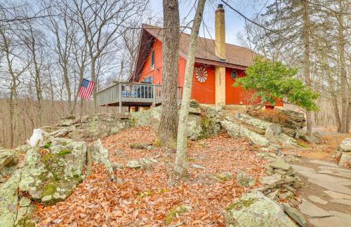 Deck and Forest Views Secluded Cresco Cabin! - Foto 26