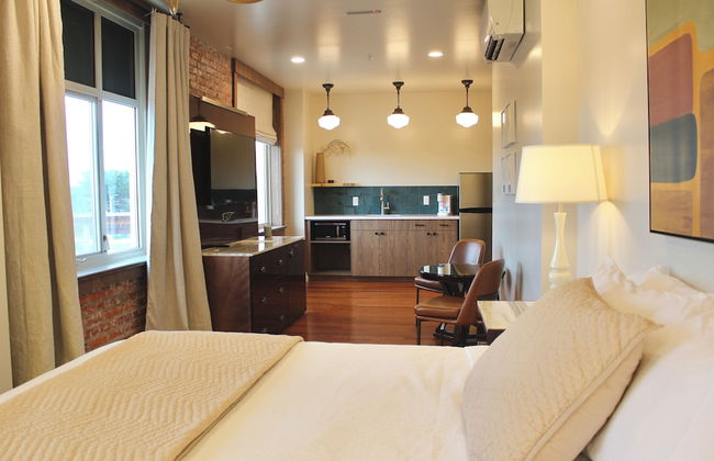 Powerhouse on Broadway - Photo 8