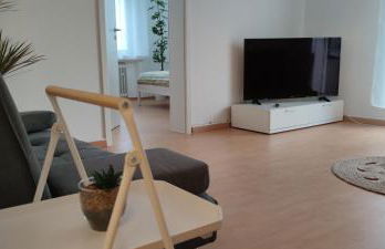 Schöne und optimal gelegene Wohnung OG - Foto 1