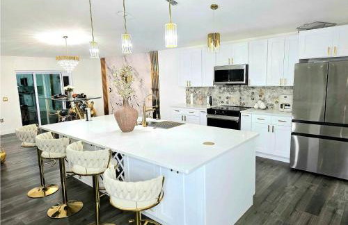 Top-of-the-line decoration! Next to Tampa outlets, - Foto 12