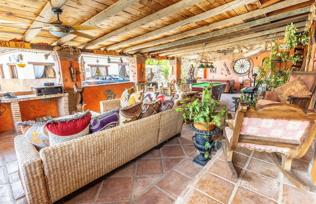 Luxurious Private Cabin Pool Hottub & Fireplace - Foto 9