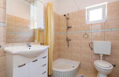 Gorgeous Apartment In Lukovo Sugarje - Foto 20