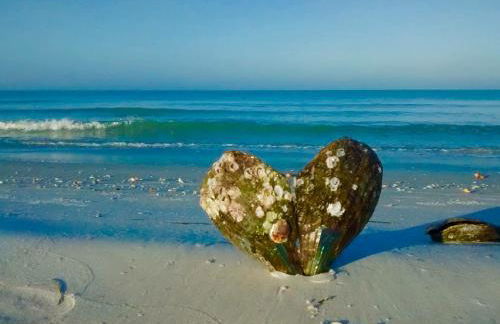 Stylish Studio Walk 2Dtwn Bikes l Patio l Beach - Foto 1