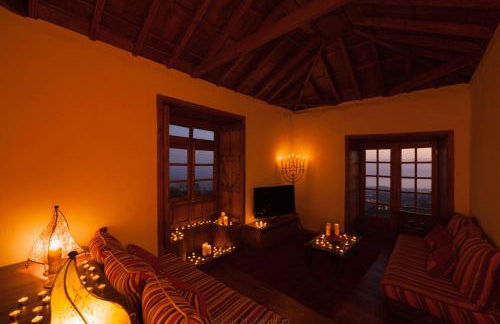 Historic Canarian House, Private Heated Infinity Pool, BBQ, WIFI + Panoramic Ocean Views - Foto 15