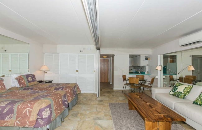 Spacious One Bedroom Harbor View Condos at Ilikai Marina With Private Balcony - Foto 3