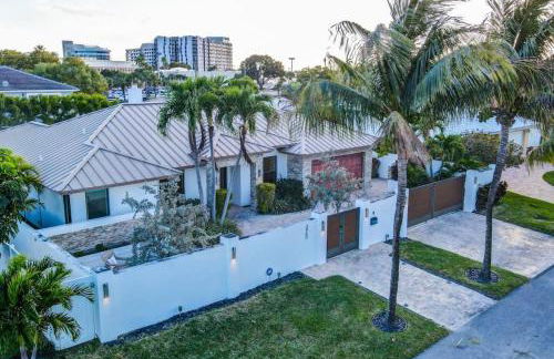 Lynoras Luxe Estate 3 bedroom 3 bath with Modern Design and Heated Pool - Foto 95