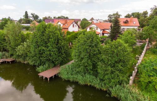 Dom nad jeziorem z prywatnym pomostem i lodka - Wifi i parking w cenie - Foto 14