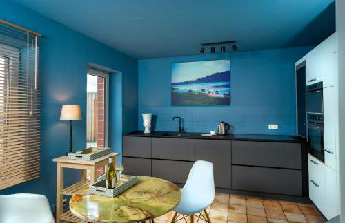 Spacious Ensemble Hecht Right On The Eider River - Photo 3