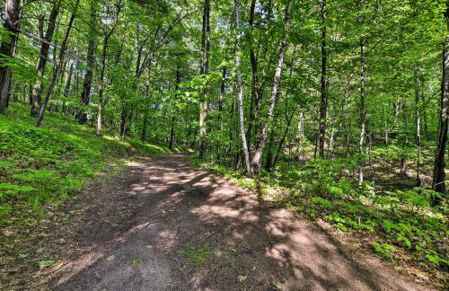 Burns Lake Cabin with Dock, Fire Pit, Rowboat and More - Foto 24