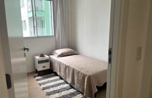 Apartamento de 2 quartos, com piscina e há 10 km de copacabana - Foto 4