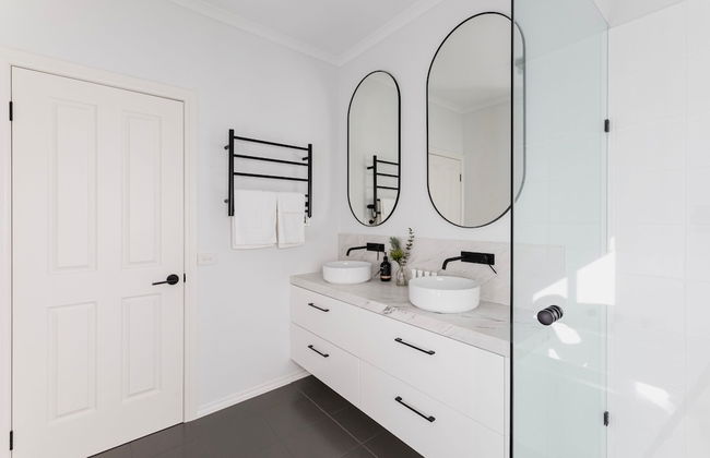 Clifftop Luxury With Spectacular Ocean Views - Photo 15