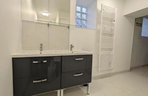 Gîte convivial avec climatisation, 4 chambres, terrasse, parking - 6 pers. - FR-1-590-567 - Foto 13