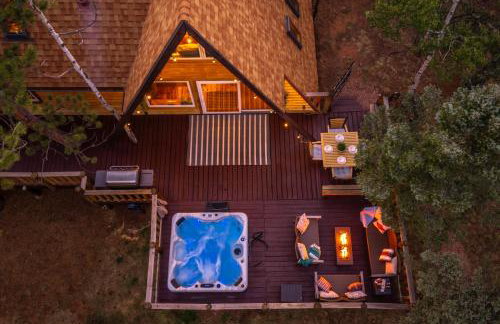 Timber A-Frame, Large Deck, Hot Tub, Fireplace - Foto 58