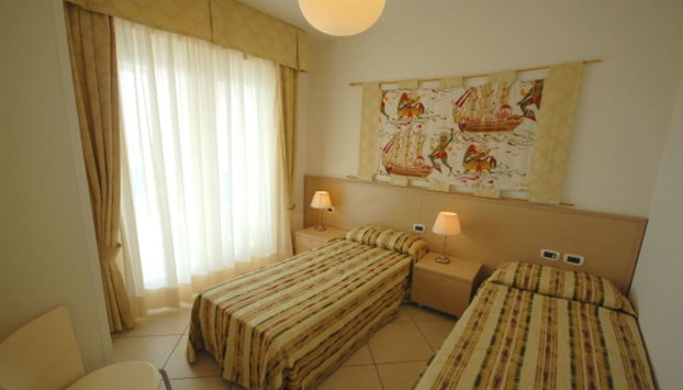 Seaview Delight - 2 Bedroom Apartment in Bibione - Foto 5, Habitación