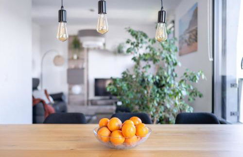 GuestReady - Chic Stay with Jacuzzi and Parking - Photo 39