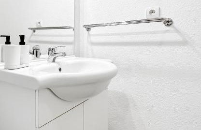 Séjour familial RDC, parking, piscine chauffée - Photo 18