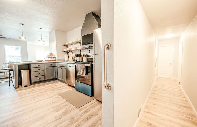 Spacious Cozy 6BR for 14- Lgbtq Friendly 2260 - Photo 14