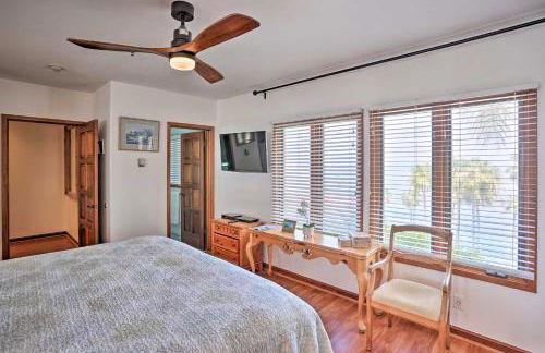 Quiet Avalon Getaway Villa with Ocean View and Balcony - Foto 20