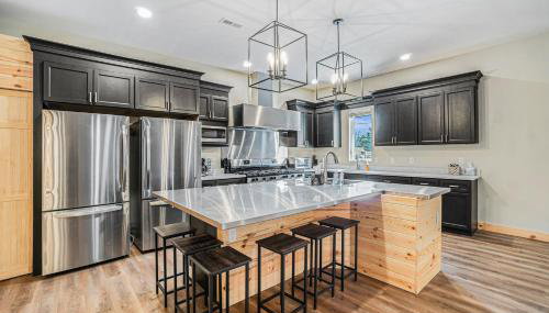 Bowling Alley! Expansive Group Getaway in Lewiston - Foto 4