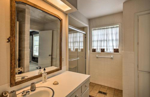 Pet-Friendly Lake Athens Home with Fireplace! - Foto 16