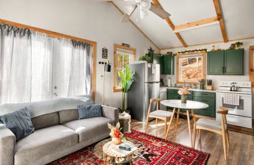 Cozy Cabin w Lake, Hot Tub, Huge Deck & Fire Pit - Foto 3