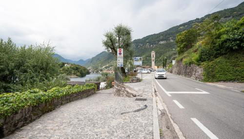 GuestHost - Lake Como Studio with Balcony & Parking! - Foto 5