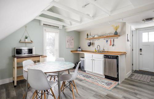 Modern Mid-Century Downtown AC Walkable - Photo 11