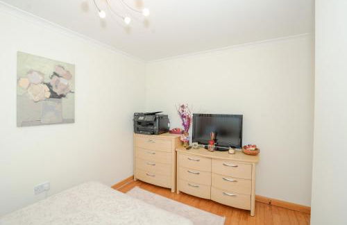 A Riverside Paradise in The City w Garden and Free Parking - A 2 Bed Home in London Sleeps 4! - Foto 26
