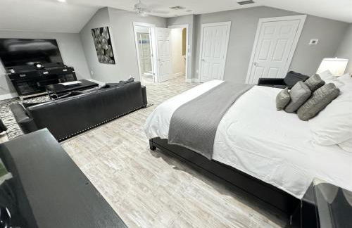 Luxurious Getaway Pool Hot Tub Theater Gym Outdoor Kitchen BBQ 2 Miles to Disney - Foto 34