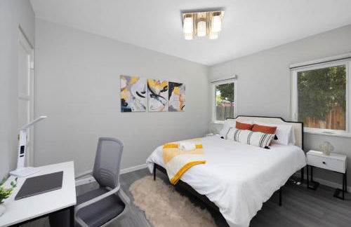 Pasadena Charming Vacation Home with Hot Jacuzzi - Photo 75