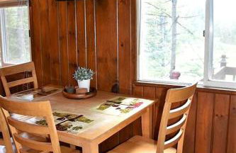 Your Perfect Getaway: Mountain Cabin Retreat with Hot Tub and Fireplace in Lisbon, NH - Foto 2