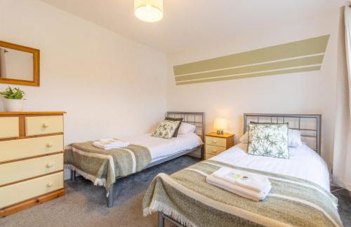 NEW! 2BR House in Leamington Spa by Clarendon Stays , Ideal for Professionals, Free Parking, WiFi, Smart TV! - Foto 16