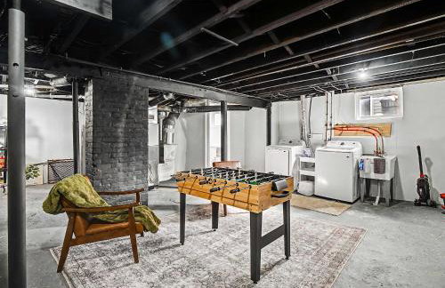 Newly Renovated and Designed Near Downtown - Foto 4