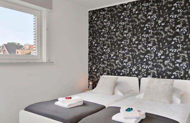 Spacious Bungalow With Garden Near the Beach sea - Photo 10