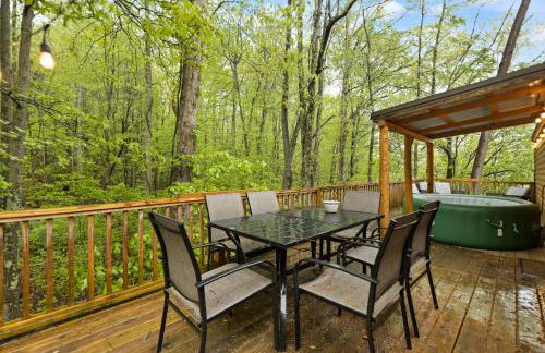 Premium Creekside Cabin Hot Tub, Red River Gorge - Foto 3