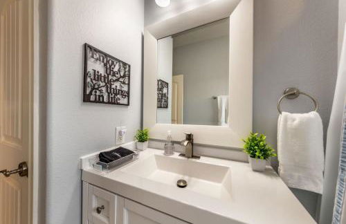 5BR 3BA Spicewood Prime Waterfront w Dock, Theater and Game Room by Austin Vacay - Foto 21