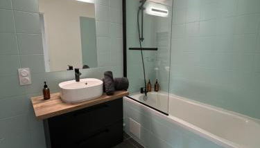 HYPER CENTRE à 80m du marché central, T2 très calme Rue du Minage - Foto 5, towels