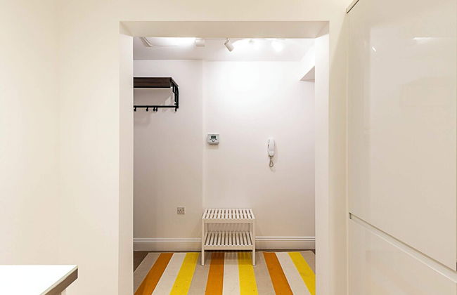 Charming and Modernised Edwardian Flat - Photo 6