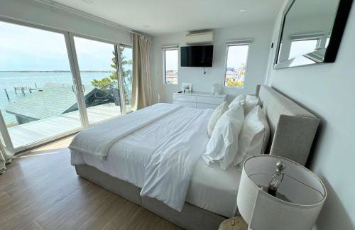 Black Swan- Beachfront Home with Year-Round Jacuzzi - Foto 4