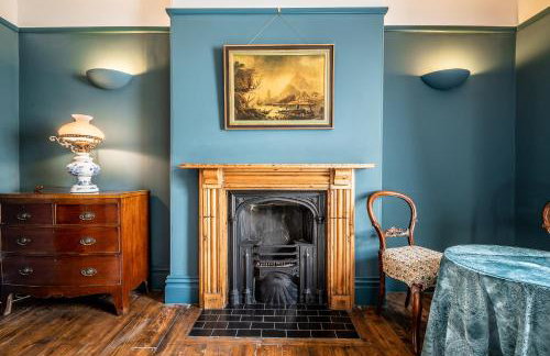 Blue Bliss - Sumptuous, Period Apartment - Photo 11