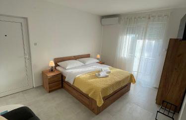 Modern Studio Apartment Iva with Balcony, Free Parking & Wi-Fi, Zadar - Foto 6