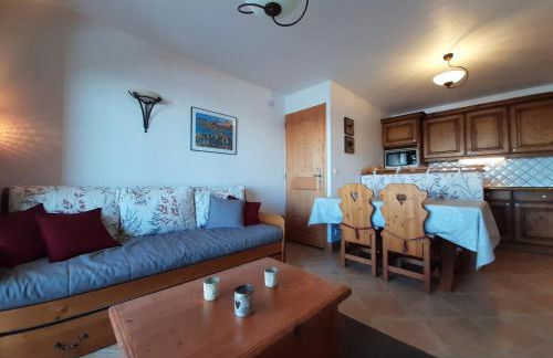 Appartement calme avec balcon, accès direct aux pistes - FR-1-346-417 - Photo 2