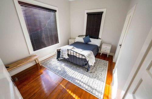 Downtown 3 bed newly renovated with amenities. - Photo 14