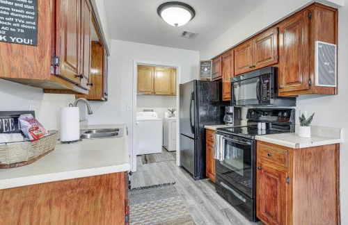 Visit Route 66! Pet-Friendly Joplin Gem with Yard - Foto 2